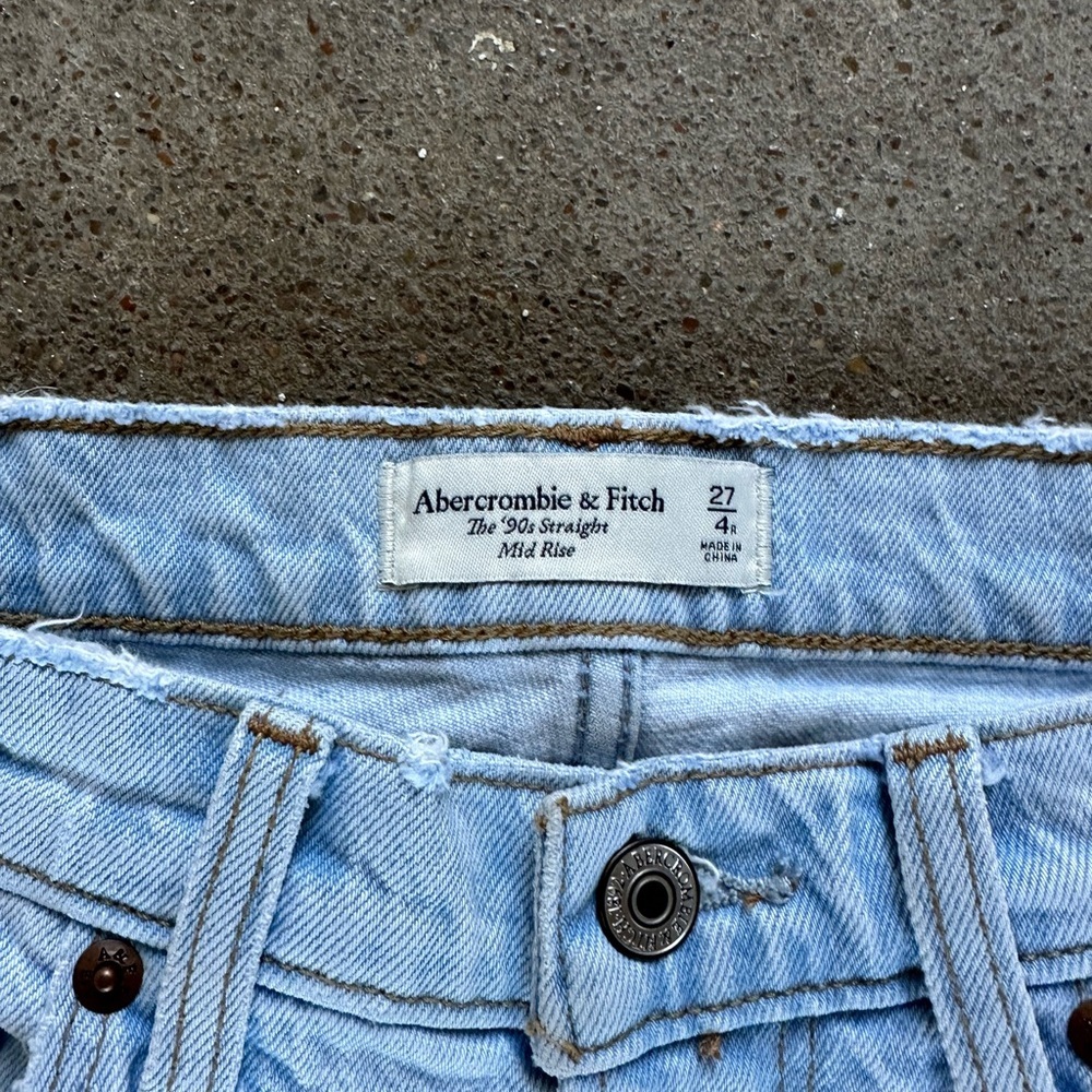 Abercrombie & Fitch The ‘90s Straight Mid Rise Light Marble Size 27|4R Jeans - Picture 9 of 10